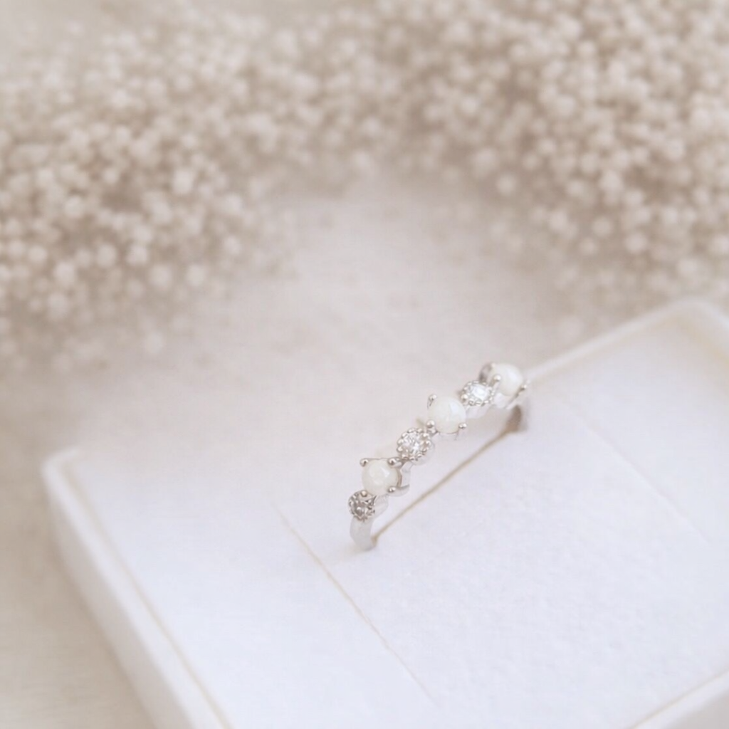 Ring ,Ella'